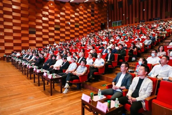 时尚强风,渲染白云——广东时装周3月16白云全新出发