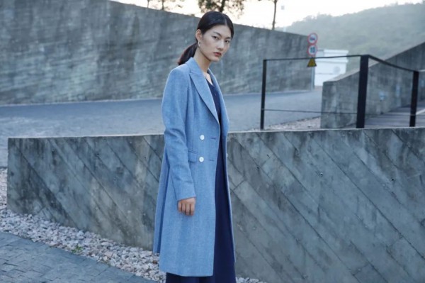 秋冬职场穿搭干货 解锁简单实用的高颜值大衣穿搭