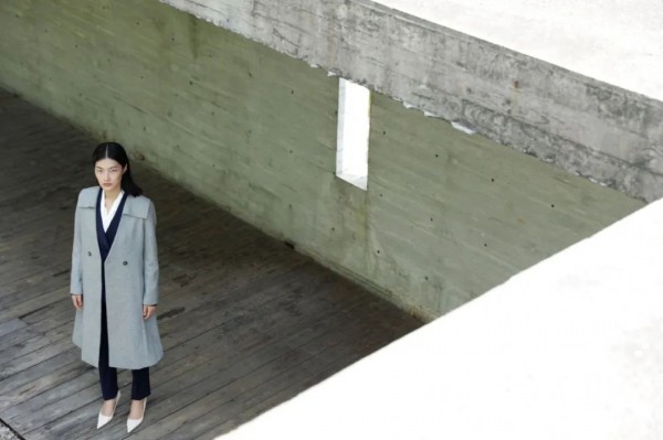 秋冬职场穿搭干货 解锁简单实用的高颜值大衣穿搭