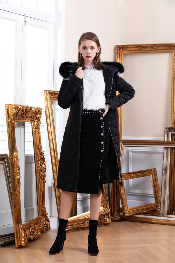 冬季中长款外套里面穿什么 长款羽绒服怎么搭配好看