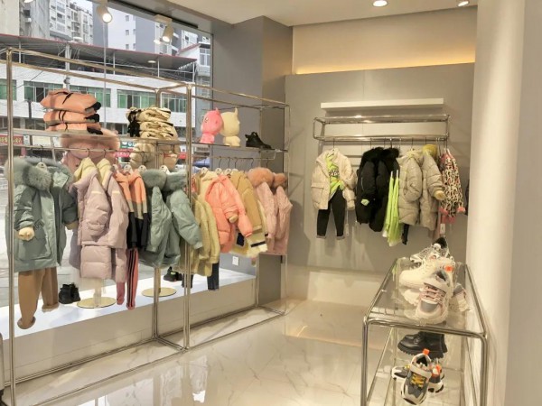 小鬼当家童装长赤新店开业 全场低至3.9折