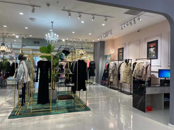 TITI女装四川自贡店盛大开业!欢迎新老客户的光临!