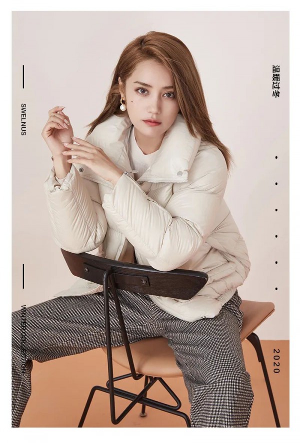 短款羽绒服下面配什么裤子 白色羽绒服怎么搭配