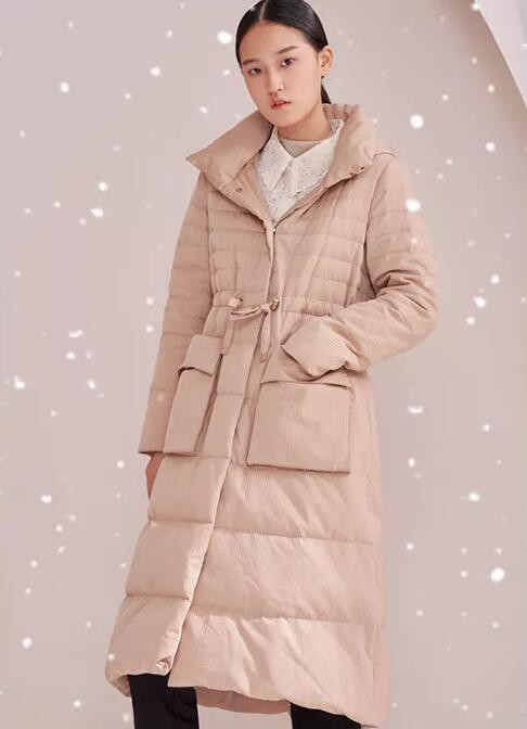 迪凯艺术女装 用专享印花开启优雅冬日