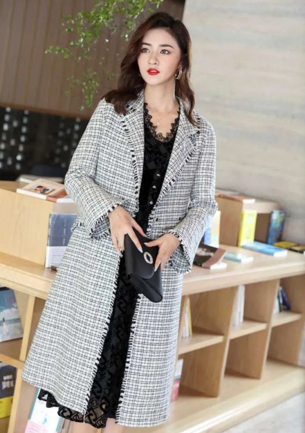 黑白格纹大衣怎么搭配 经典不过时的格纹穿搭术