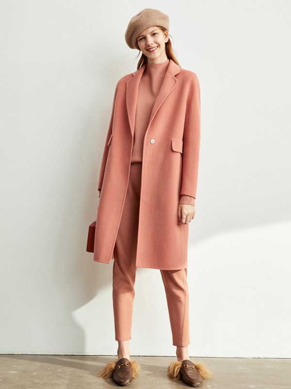 爱依莲新品上线 冬天摆脱臃肿穿出高级感