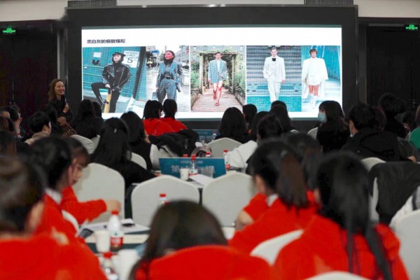 GUUIZS贵姿2021夏“幻醒”时尚新品发布会暨订货会圆满成功