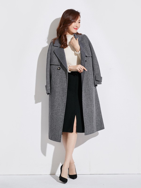 大衣在过年的时候穿好不好看 爱依莲为你解答