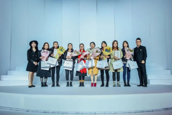 “秘境之旅” 你与美丽的神秘邂逅 ——“佳人苑” 2021年夏装新品发布会,表彰大会