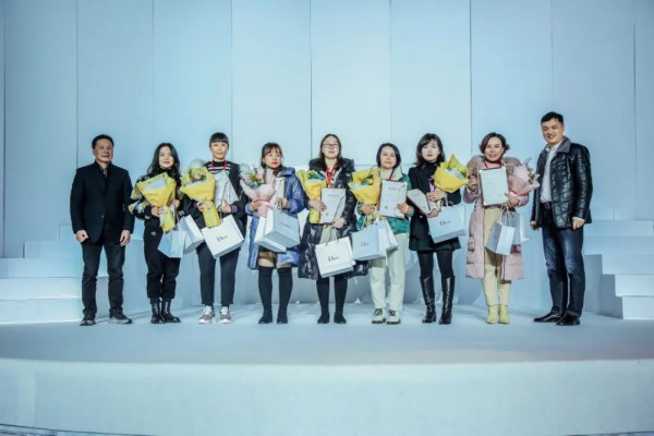 “秘境之旅” 你与美丽的神秘邂逅 ——“佳人苑” 2021年夏装新品发布会,表彰大会