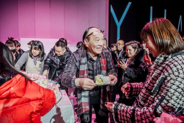 “秘境之旅” 你与美丽的神秘邂逅 ——“佳人苑” 2021年夏装新品发布会,表彰大会