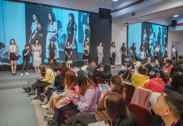 “秘境之旅” 你与美丽的神秘邂逅 ——“佳人苑” 2021年夏装新品发布会,表彰大会