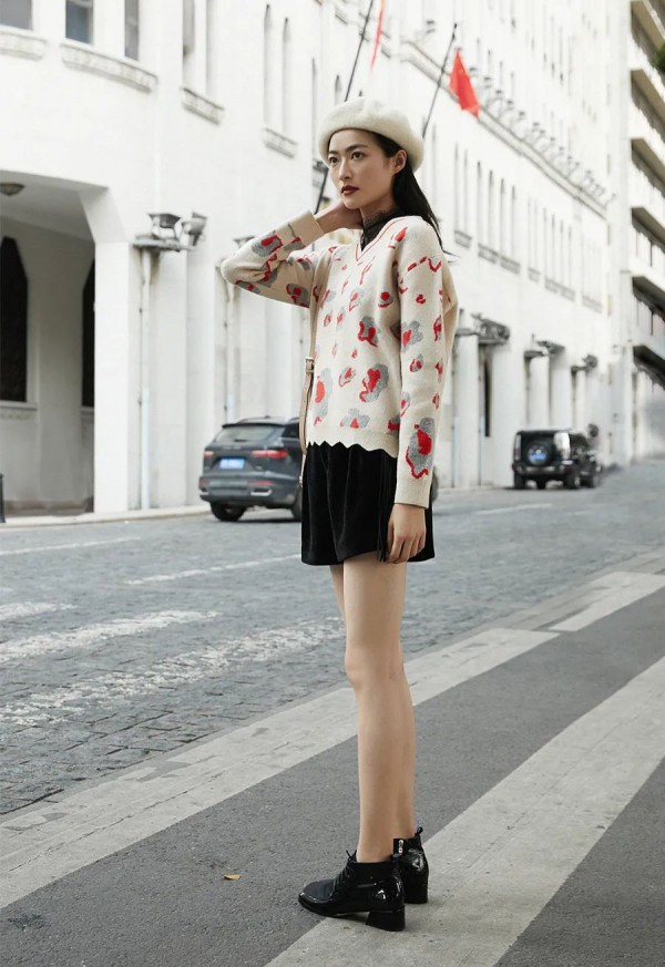 冬季针织衫什么颜色好搭 针织衫配什么下装