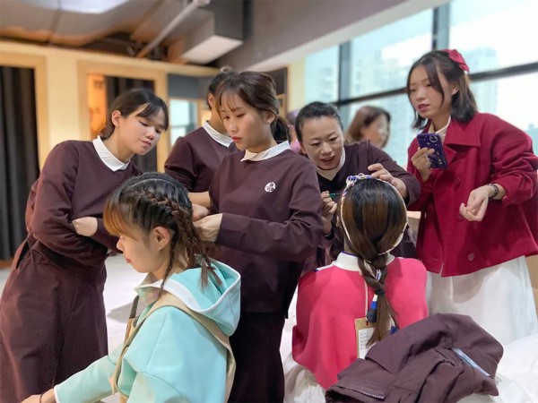 MYSCISSORS希色:想要无可取代,就必须与众不同