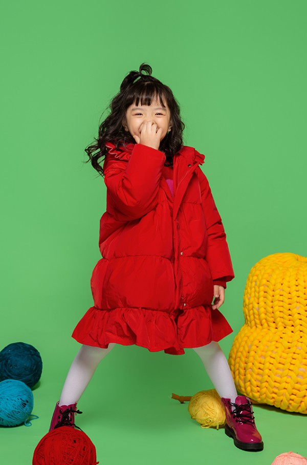 小孩子的轻薄羽绒服选什么牌子 笛牧童装软乎乎超舒适