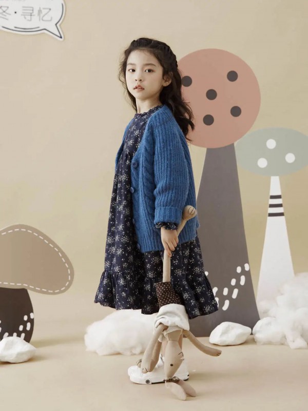 小女孩冬天的连衣裙超好看 DC童装的森林公主梦