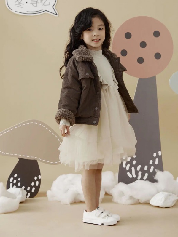 小女孩冬天的连衣裙超好看 DC童装的森林公主梦