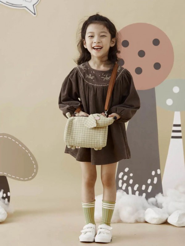 小女孩冬天的连衣裙超好看 DC童装的森林公主梦