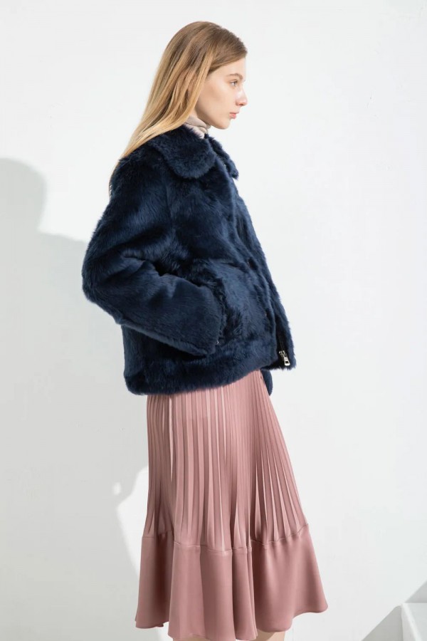 羊绒羊毛外套很暖吗 CARABLUE女装新款上市