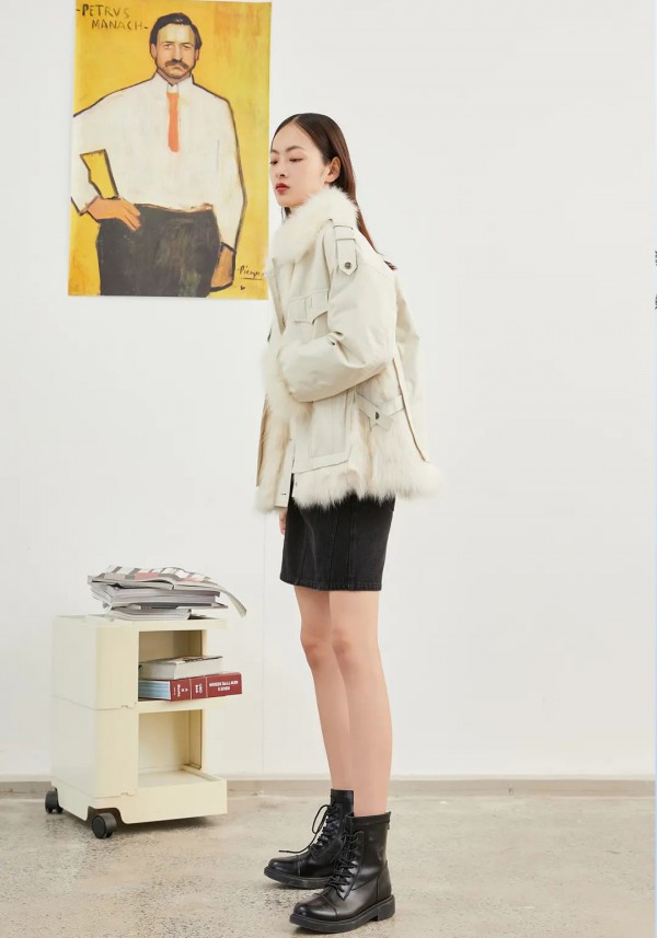 穿羽绒服好看还是大衣外套好看 NEELLY冬日时髦术