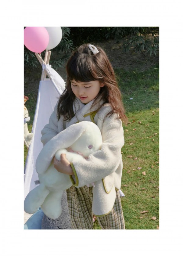 ULLU优露童装冬日的奇妙探险之旅