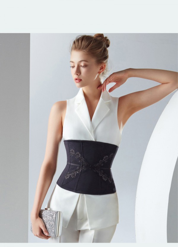 礼服里面穿什么内衣好 晚礼服穿什么内衣更有曲线