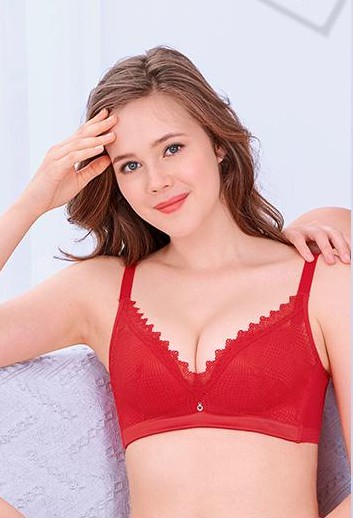 你 还缺一套红色内衣召唤好运~