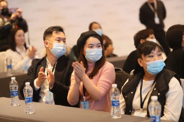 LUONA 2021夏季高级女装发布会完美收官