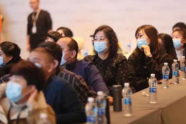 LUONA 2021夏季高级女装发布会完美收官