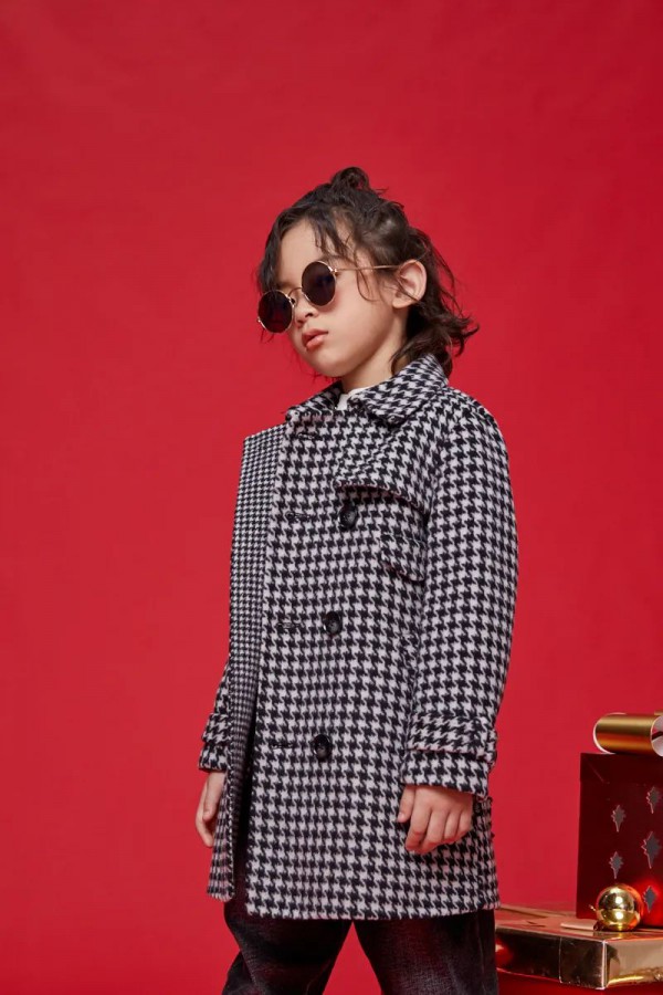 千鸟格连衣裙和外套怎么搭配 jojo教你穿出摩登气质