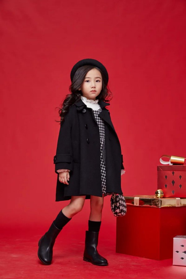 千鸟格连衣裙和外套怎么搭配 jojo教你穿出摩登气质
