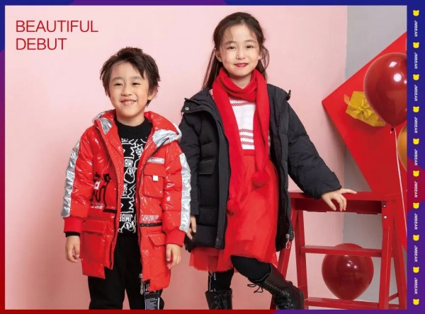 给孩子买什么衣服过年 孩子过年穿红色好看吗