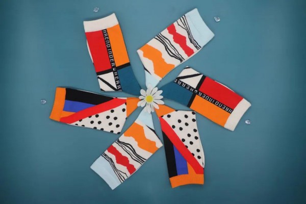 奥丽侬2021新年红色内衣 焕发灿烂新颜