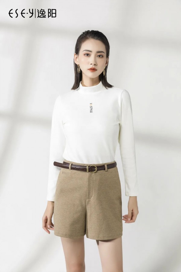 逸阳女装冬日新款 解锁新装新自我