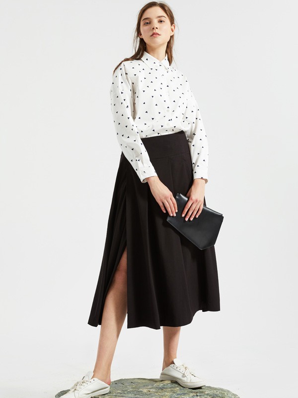 黑色半身裙搭配什么样的上衣比较好看