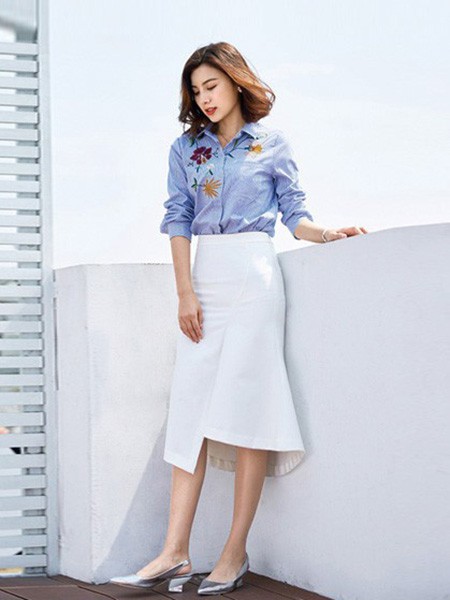 天气炎热选择什么样的衣服进行搭配呢?摩静为你推荐