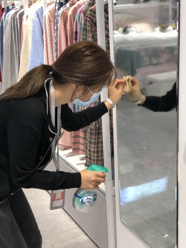 口罩是标配,消毒是日常——天竹店,放心购