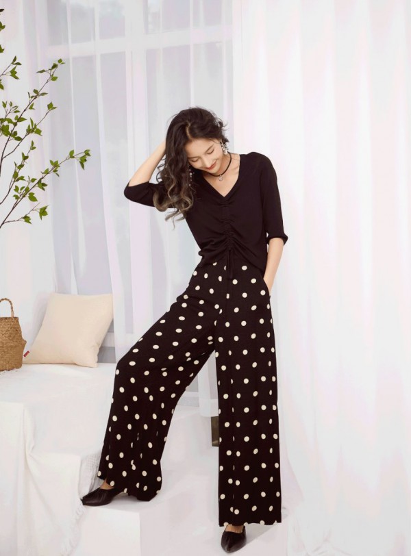 波点衬衫波点裙怎么搭配 HOPESHOW新款示范穿搭