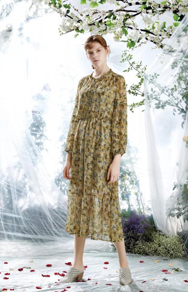 2020春季流行色之奶黄色如何搭配好看