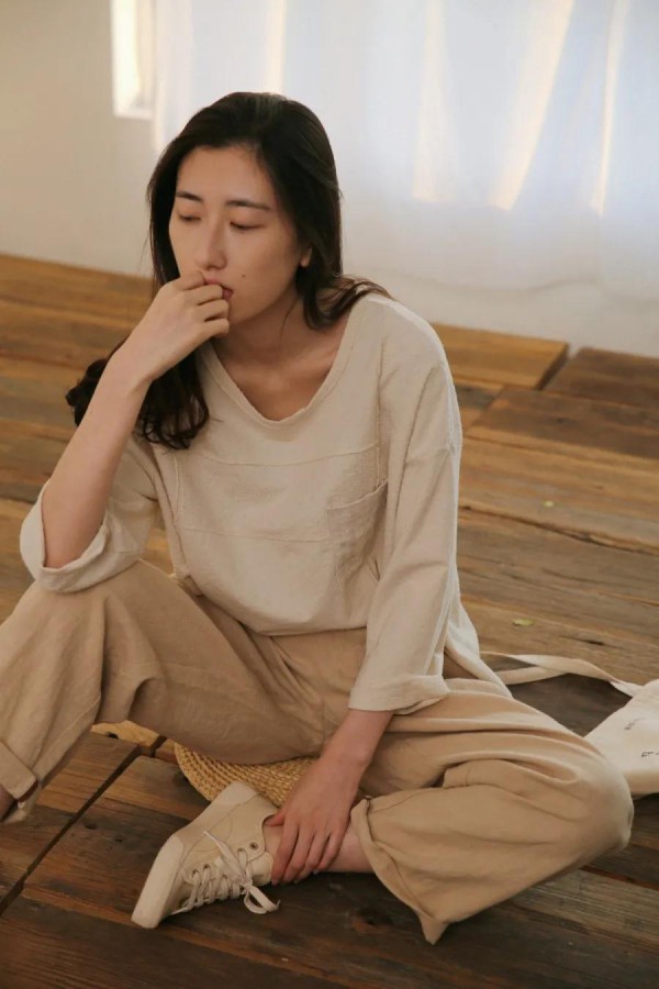 素缕品牌女装女王节上新 自然而居