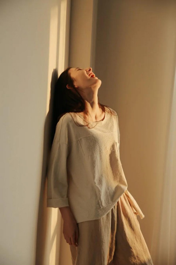 素缕品牌女装女王节上新 自然而居