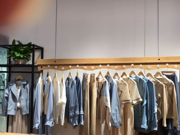 金蝶茜妮女装逆流而上 喜迎广东新店开业