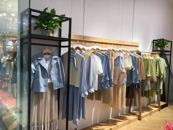 金蝶茜妮女装逆流而上 喜迎广东新店开业