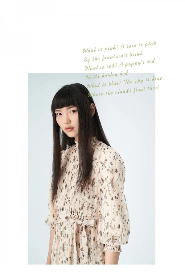 女神节新衣 ROEM洛妍带你“云”游四方