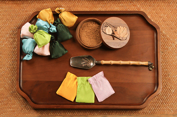 吉祥斋人在行动  赠送5000份避瘟香囊