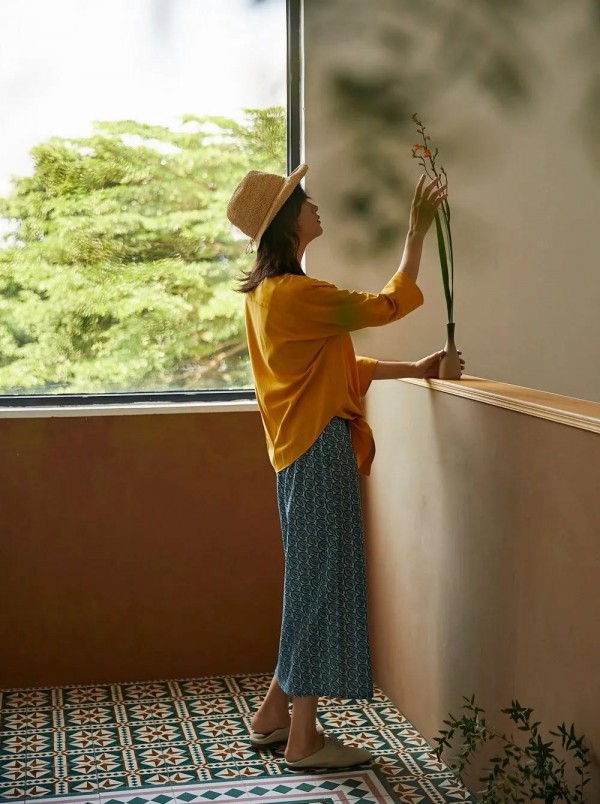 易菲女装鹤望兰花型连衣裙 呵护你的倔强与温柔