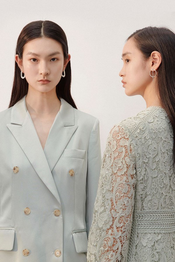 MIGAINO曼娅奴 充满艺术气息的春日衣橱