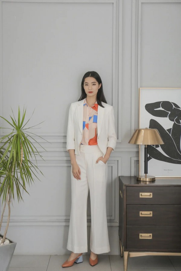 Carmen卡蔓直播预告 职场造型时髦穿搭指南