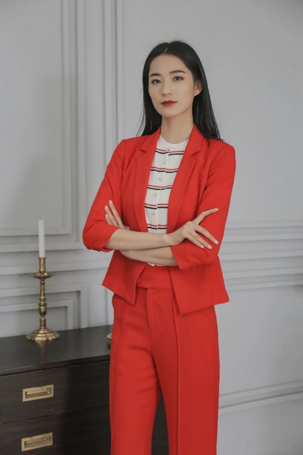 Carmen卡蔓直播预告 职场造型时髦穿搭指南