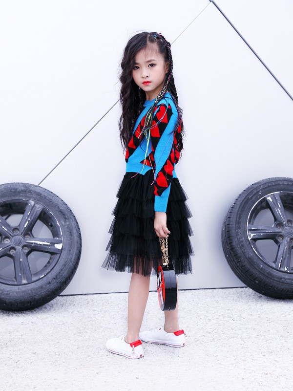 春季清新自然的穿搭 欧米源童装为你搭配